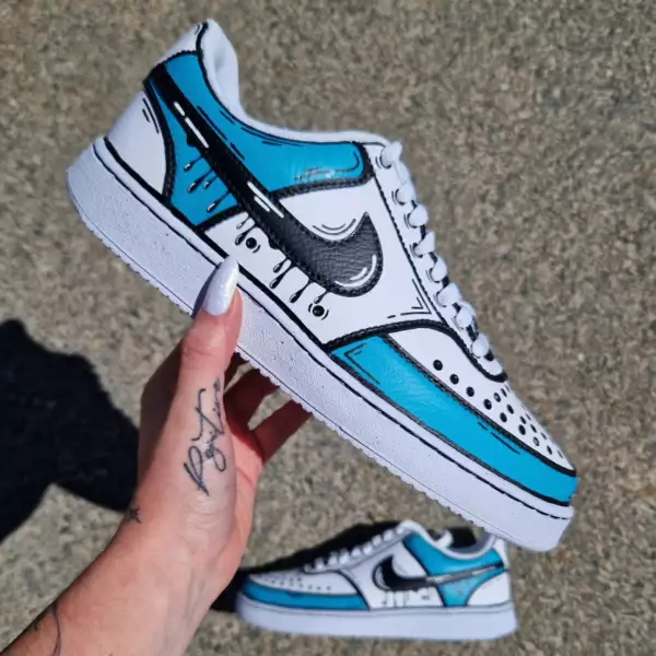 Exemple de custom Cartoon dégoulinant sur Nike Court Vision Low – modèle Air Force 1 disponible à la commande