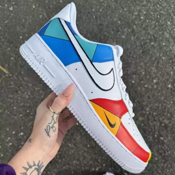 Custom Nike Air Force 1 full color block rouge, orange, bleu et vert, personnalisable